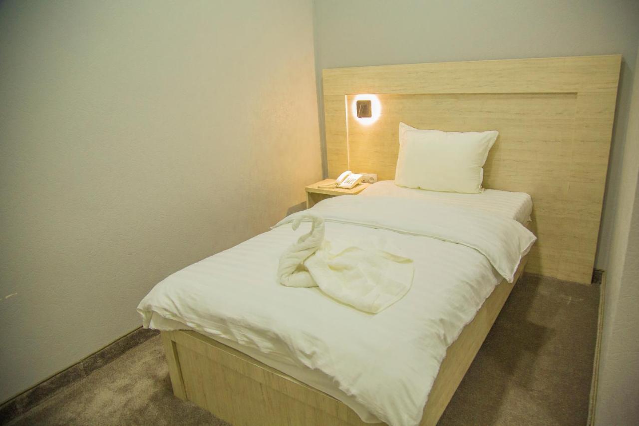South Hotel Tashkent Esterno foto